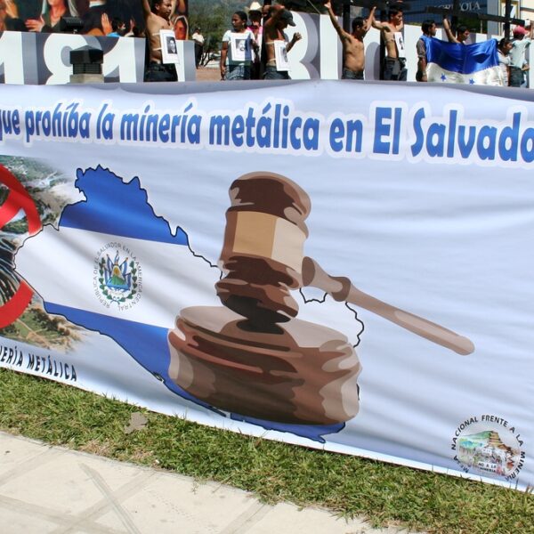 El Salvador becomes the first country to impose ban on metal mining.  - Laura - CC BY 2.0
